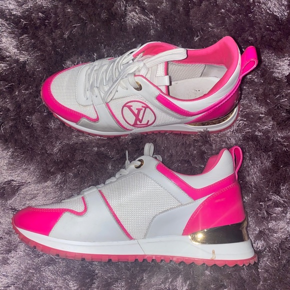 Louis Vuitton Sneakers - Picture 1 of 7